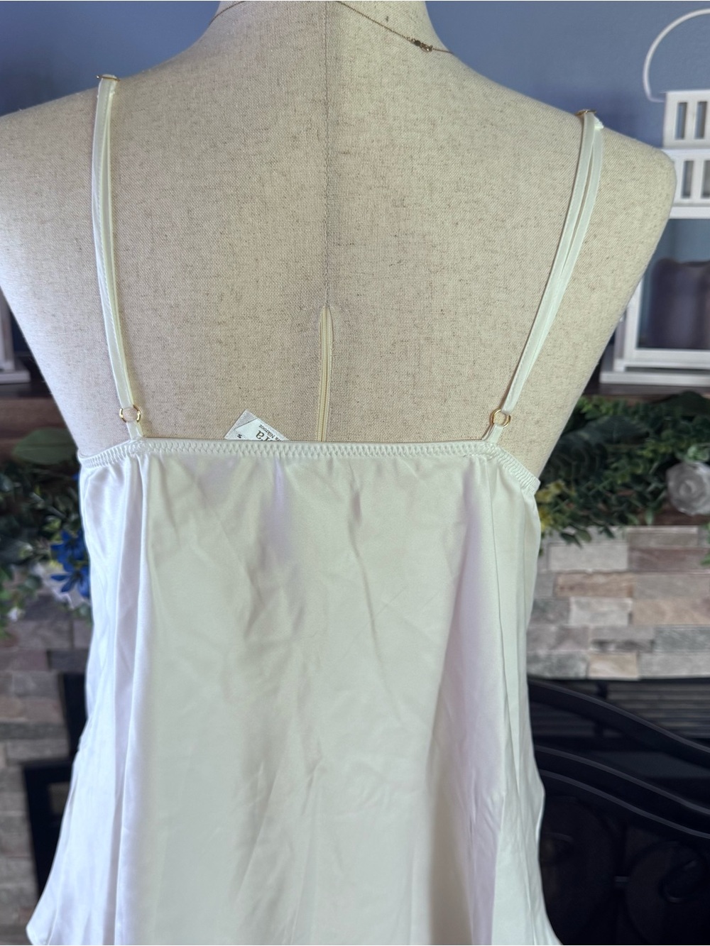 Flora by Flora Nikrooz White Satin Lace Trim Camisole Cami Top Medium - Picture 8 of 12